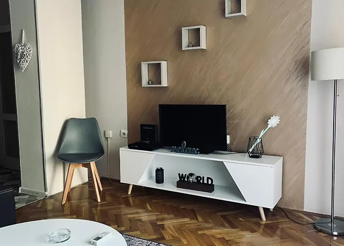 Majdini Clock Tower Apartamento *